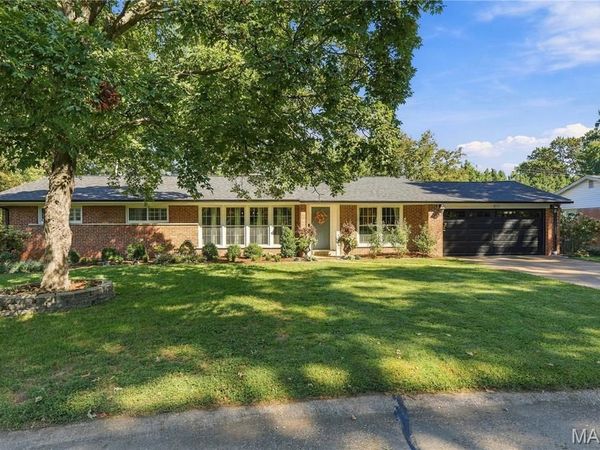 1517 Rue Renee Drive, Warson Woods, MO 63122