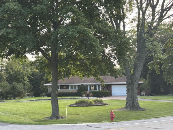 1701 W Donges Bay Rd, Mequon, WI 53092