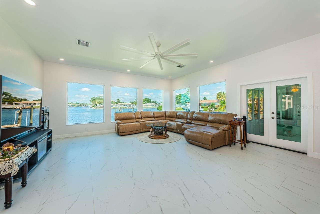 4280 13th Lane Ne, Saint Petersburg, FL 33703 Photo