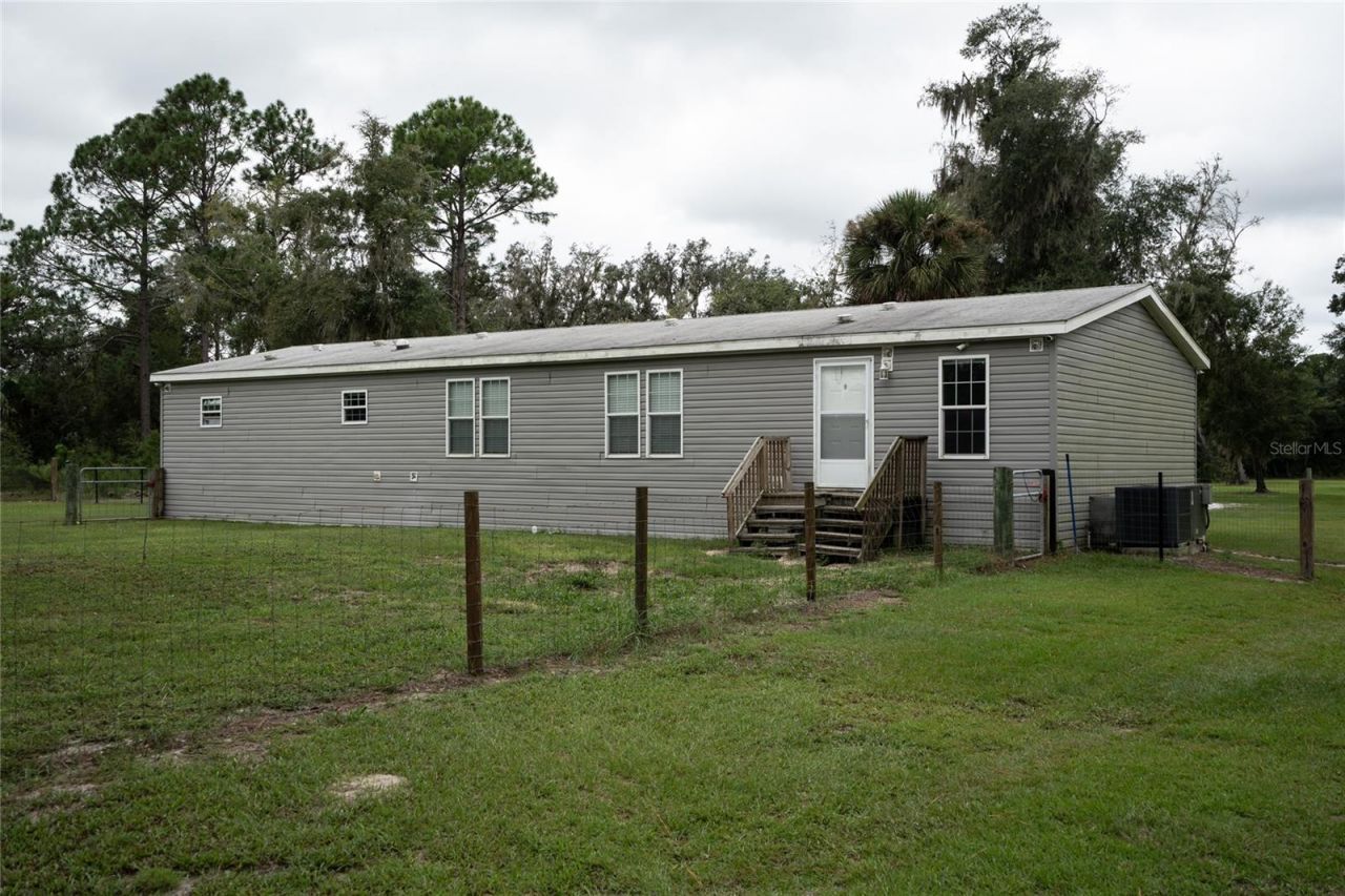 40090 County Rd 439, Umatilla, FL 32784 Photo