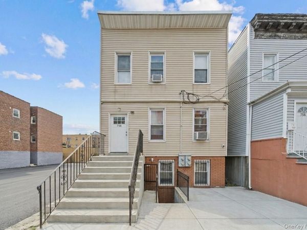 758 E 224 street Street , Bronx, NY 10466