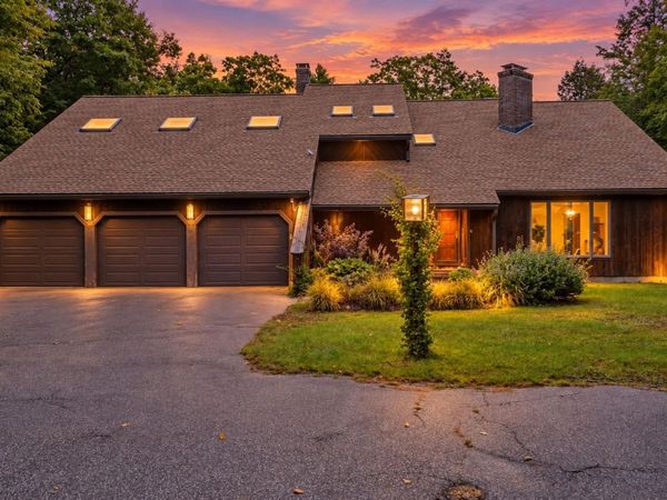 6 Nestlewood Ln, Hubbardston, MA 01452