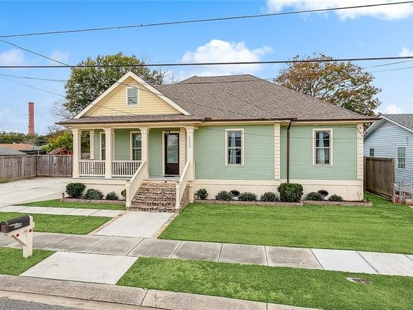 2500 CULOTTA Street , Chalmette, LA 70043