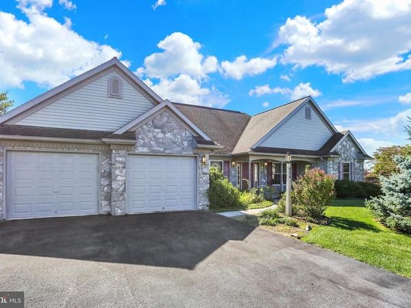 856 WALNUT CREST DRIVE, LEBANON, PA 17046