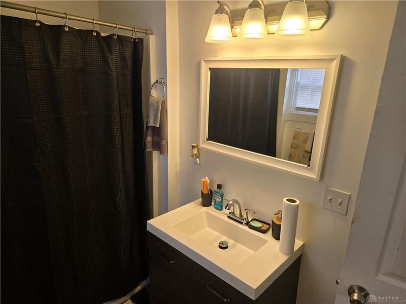 1007 Laurel, Akron, OH 44307 Photo 9