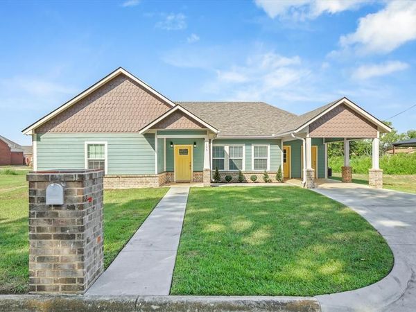 135 Spruce , Van, TX 75790