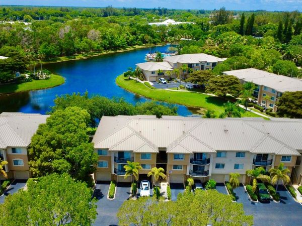 500 CRESTWOOD Court N, Unit 502, Royal Palm Beach, FL 33411