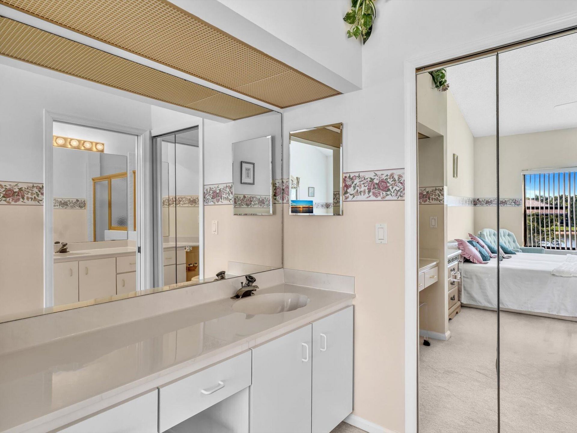 8049 Aberdeen Drive, Unit 201, Boynton Beach, FL 33472 Photo