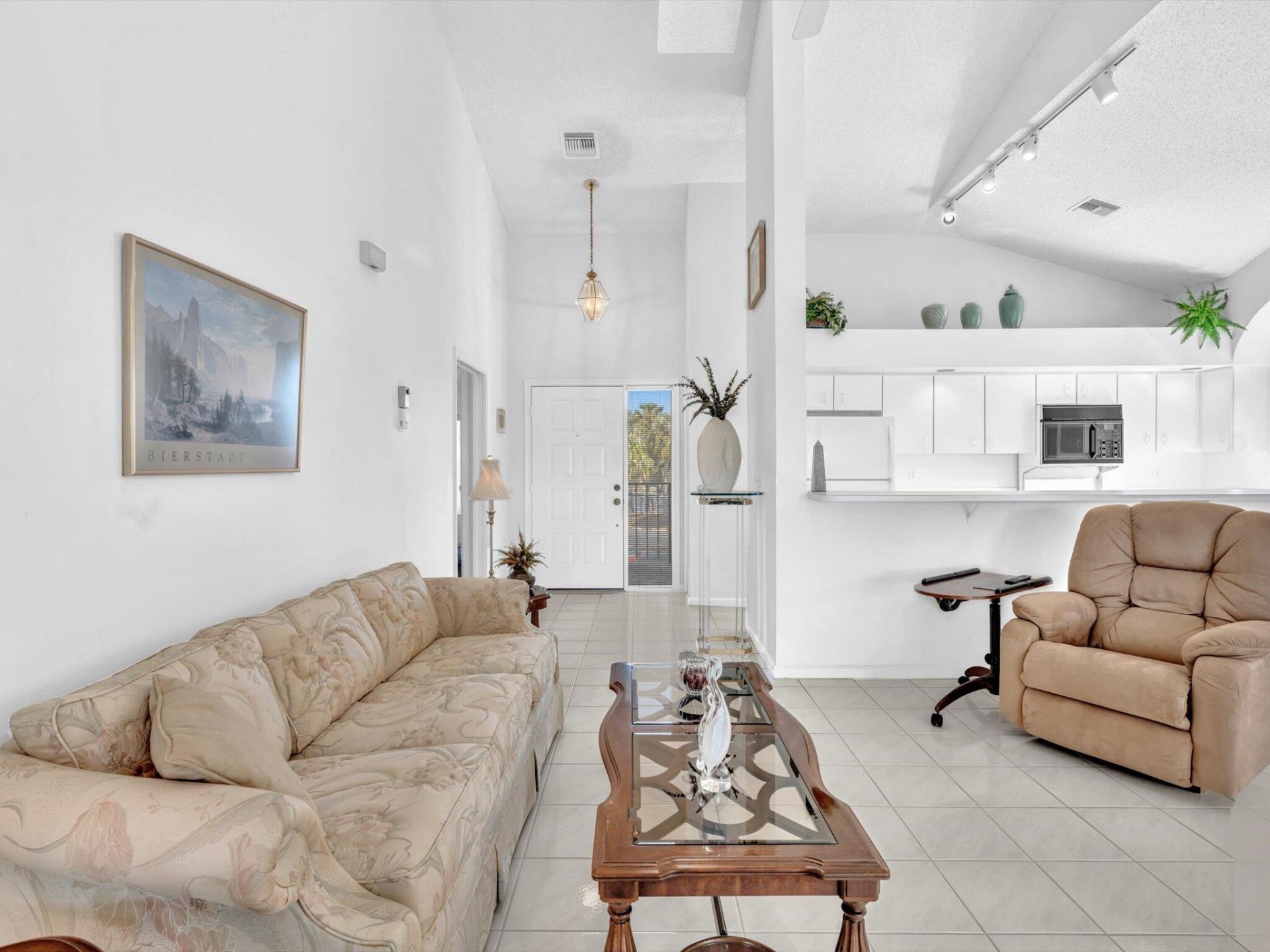 8049 Aberdeen Drive, Unit 201, Boynton Beach, FL 33472 Photo