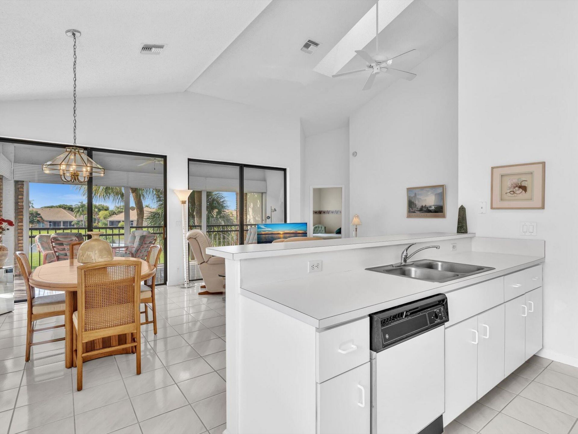 8049 Aberdeen Drive, Unit 201, Boynton Beach, FL 33472 Photo
