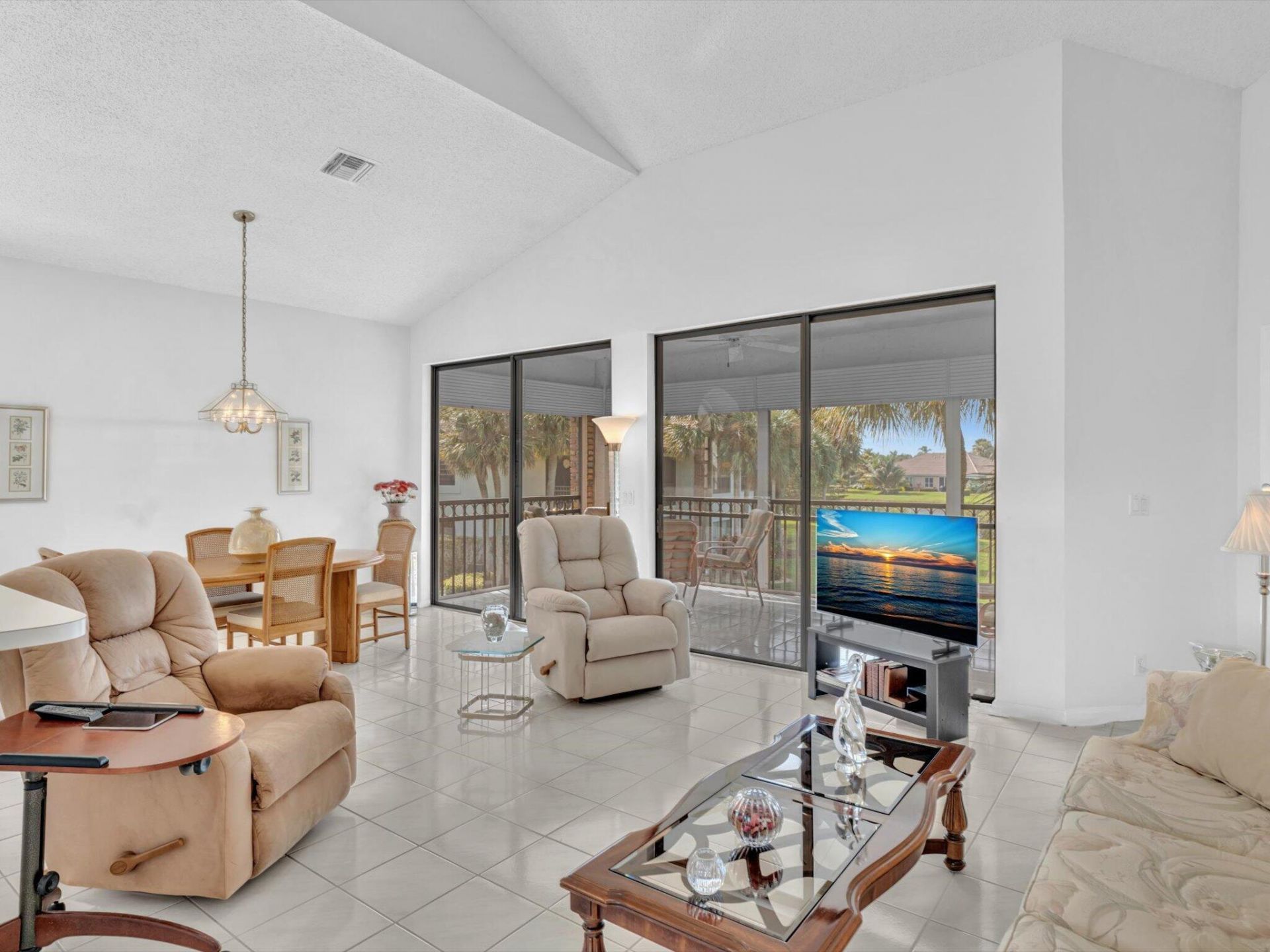 8049 Aberdeen Drive, Unit 201, Boynton Beach, FL 33472 Photo