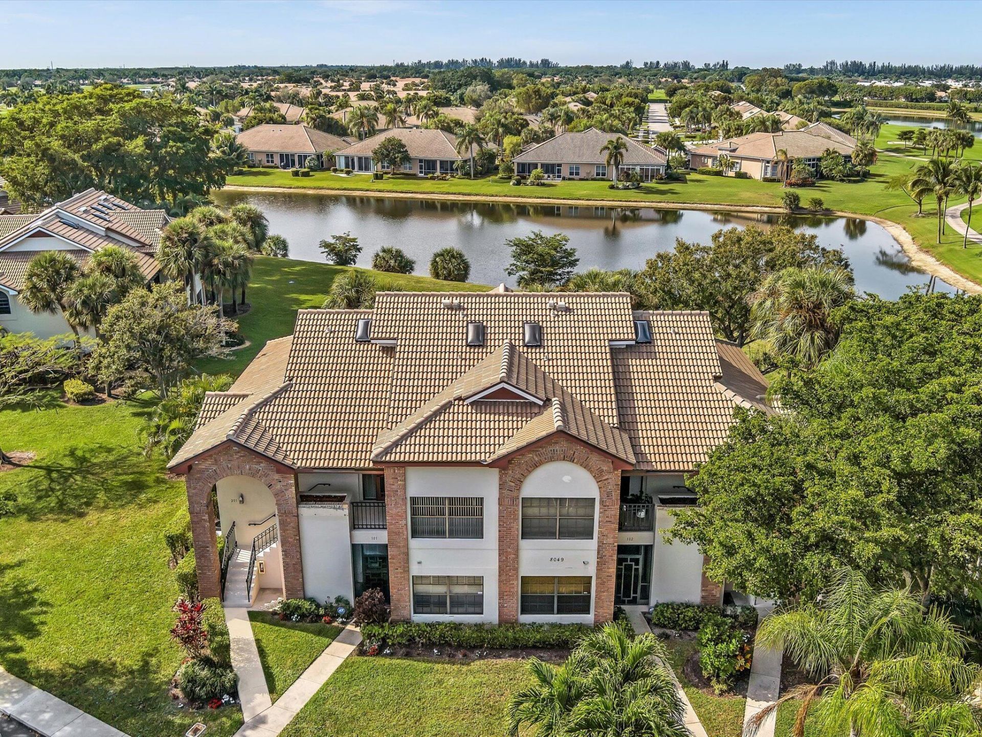8049 Aberdeen Drive, Unit 201, Boynton Beach, FL 33472 Photo