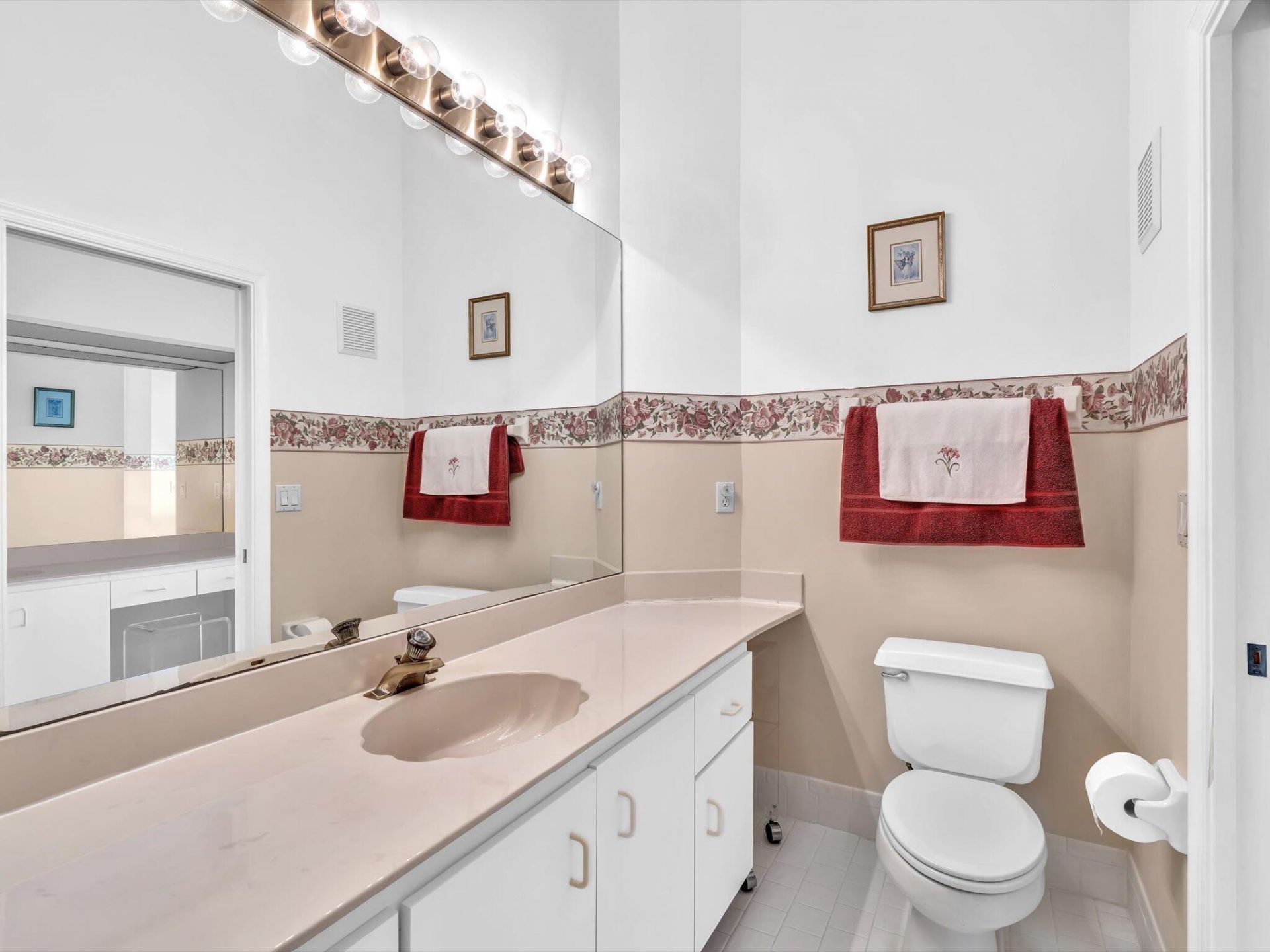 8049 Aberdeen Drive, Unit 201, Boynton Beach, FL 33472 Photo