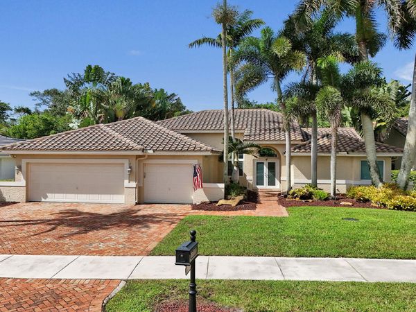 9645 E Tree Tops Court, Davie, FL 33328