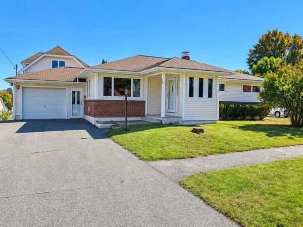 29 Eastern Avenue , East Millinocket, ME 04430