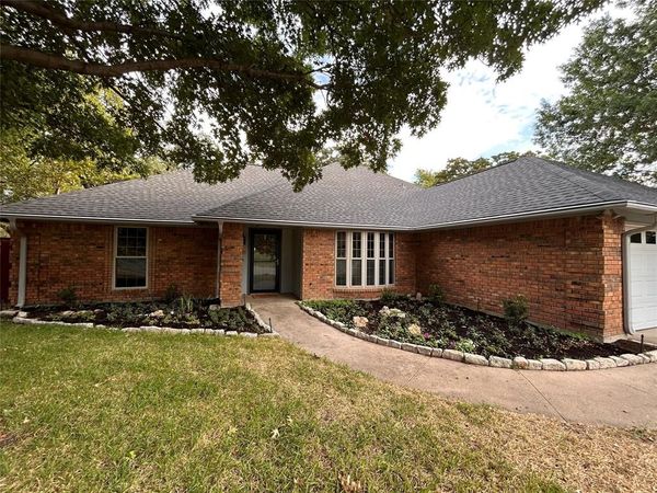 8951 Hialeah Circle N, North Richland Hills, TX 76182