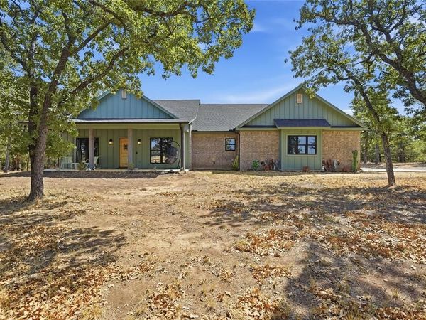 230 Silver Lakes Drive, Sunset, TX 76270