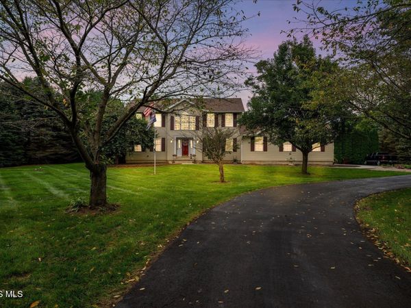 1522 County Road B , Swanton, OH 43558