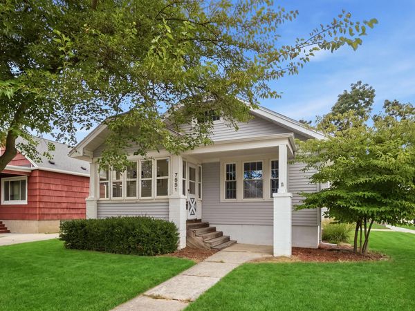 7551 27th Ave, Kenosha, WI 53143