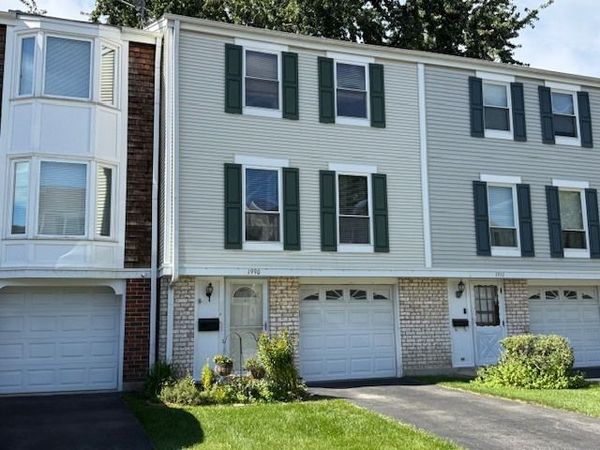 1990 Oxford Lane, Hoffman Estates, IL 60169