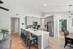 1083 Oakcrest Drive photo 4