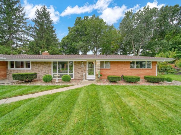 1241 E Oregon , Adrian, MI 49221
