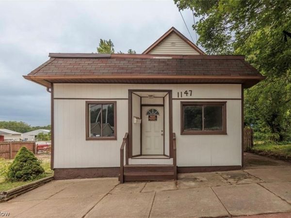 1147 Newton Street , Akron, OH 44305