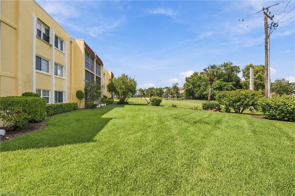 1057 Forest Lakes Dr, Unit 307, Naples, FL 34105 Photo