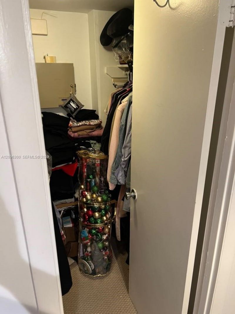 486 NW 165th St Rd, Unit B-603, Miami, FL 33169 Photo