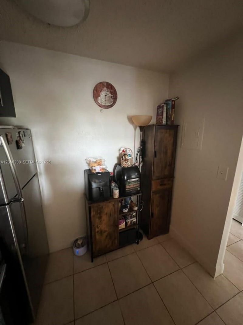 486 NW 165th St Rd, Unit B-603, Miami, FL 33169 Photo