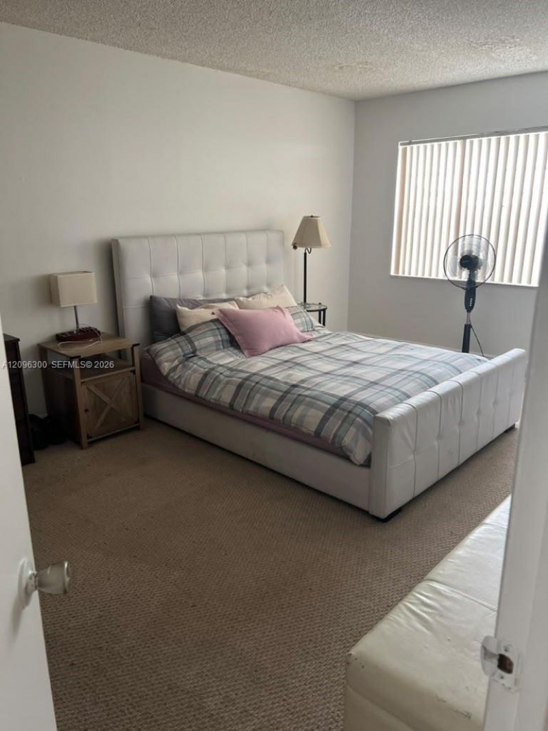 486 NW 165th St Rd, Unit B-603, Miami, FL 33169 Photo