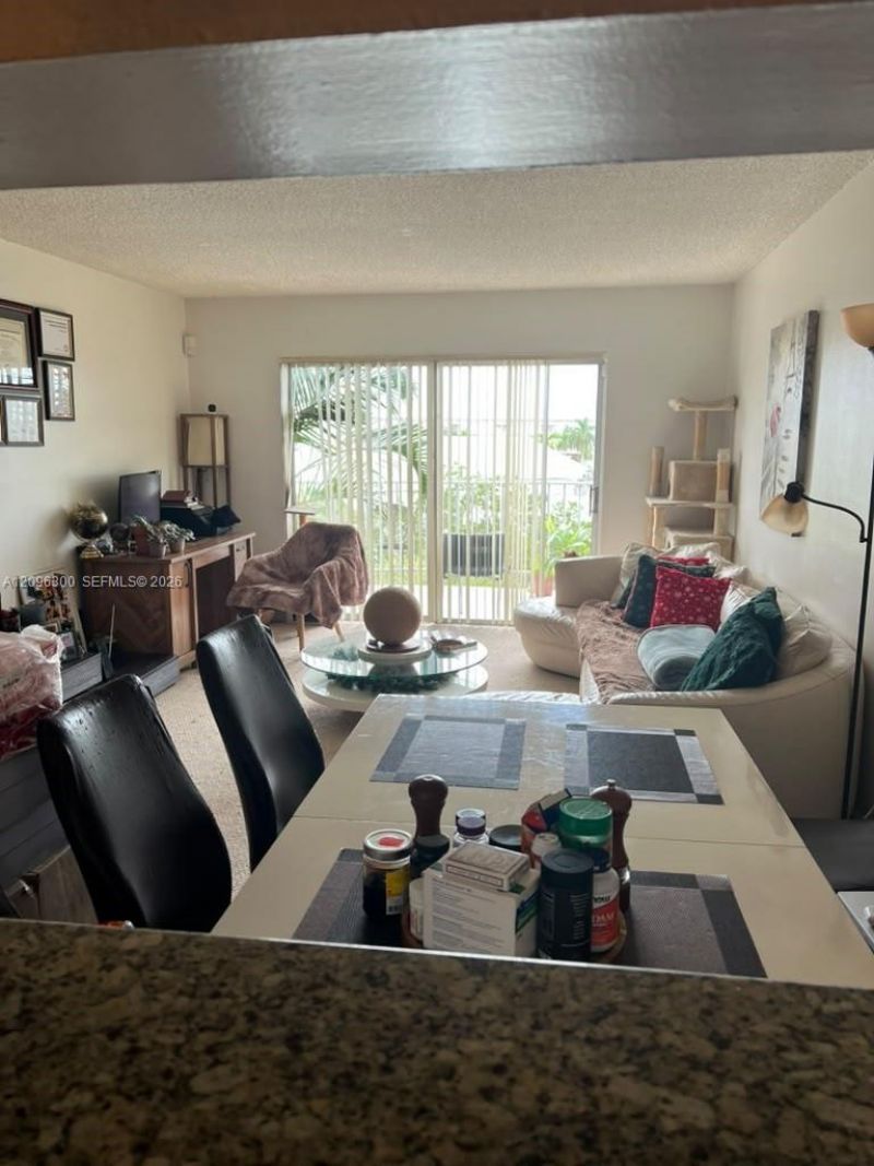 486 NW 165th St Rd, Unit B-603, Miami, FL 33169 Photo