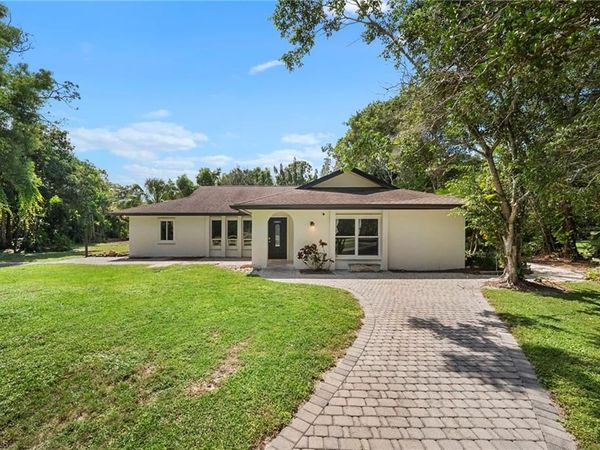 5750 Westport LN , NAPLES, FL 34116