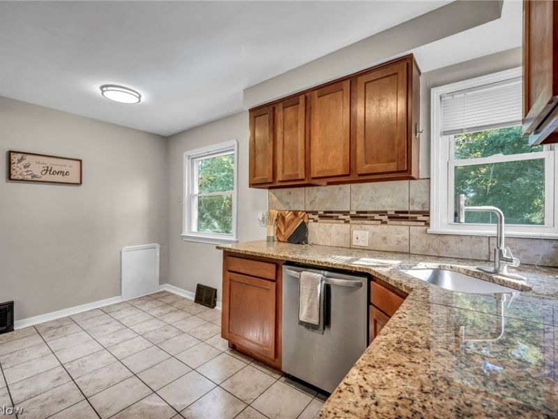 60 Greencroft Road, Bedford, OH 44146 Photo 14