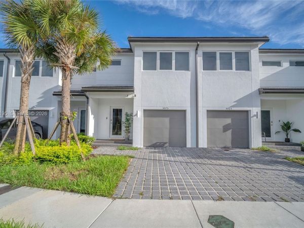 5075 SW 37th St , Pembroke Park, FL 33023