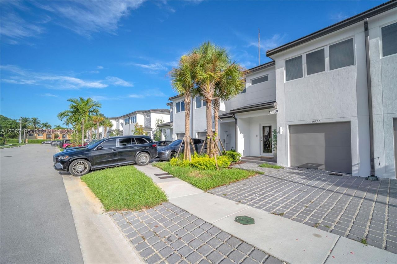 5075 SW 37th St , Pembroke Park, FL 33023 Photo