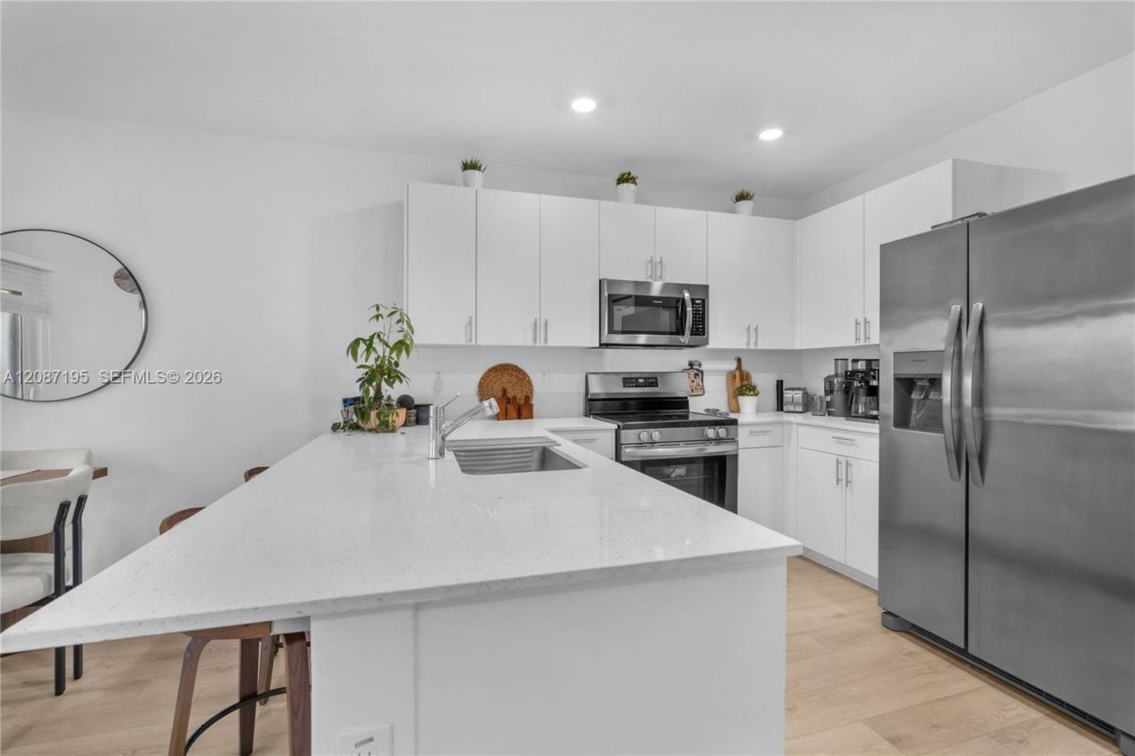5075 SW 37th St , Pembroke Park, FL 33023 Photo