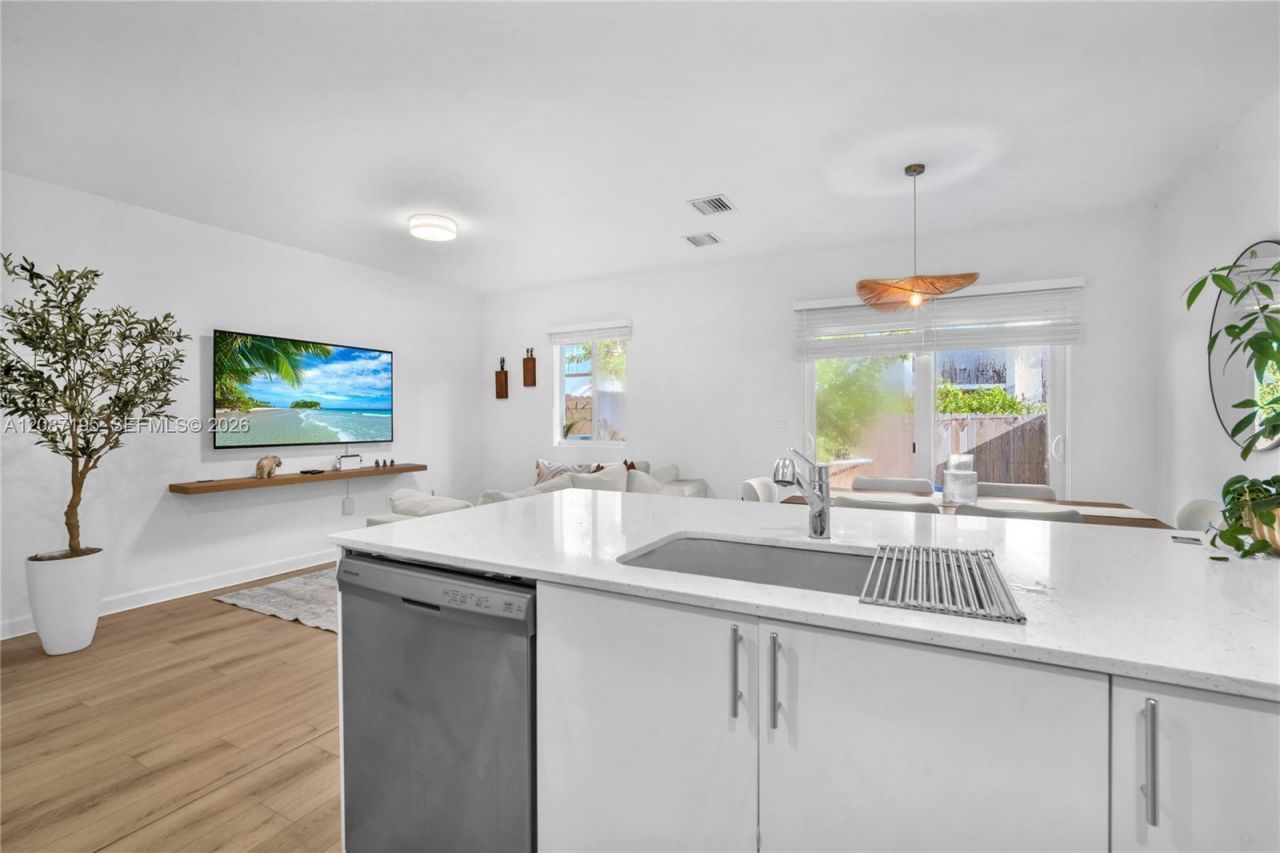 5075 SW 37th St , Pembroke Park, FL 33023 Photo