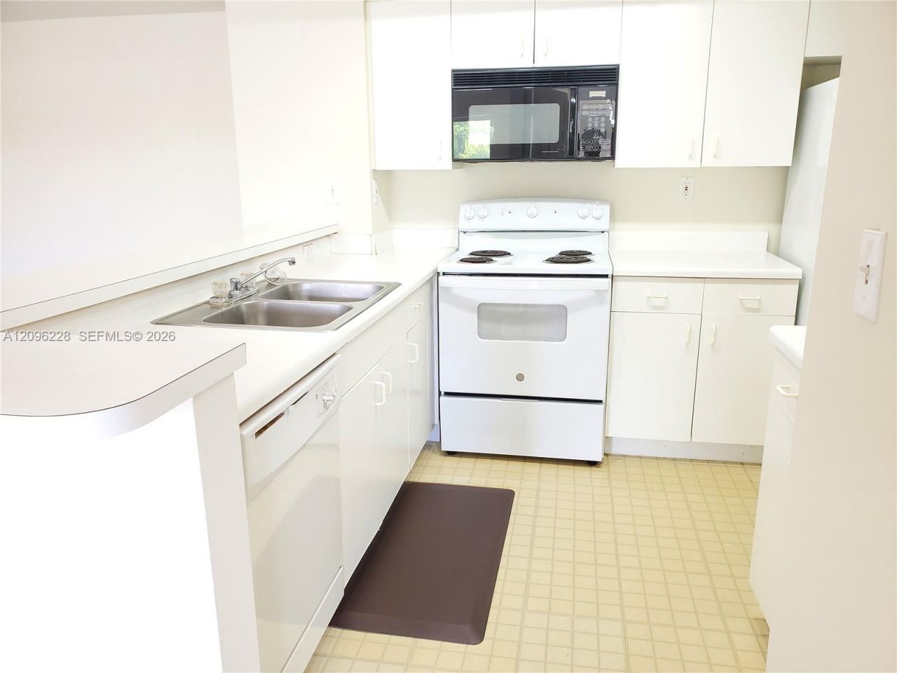 2600 S University Dr, Unit 321, Davie, FL 33328 Photo