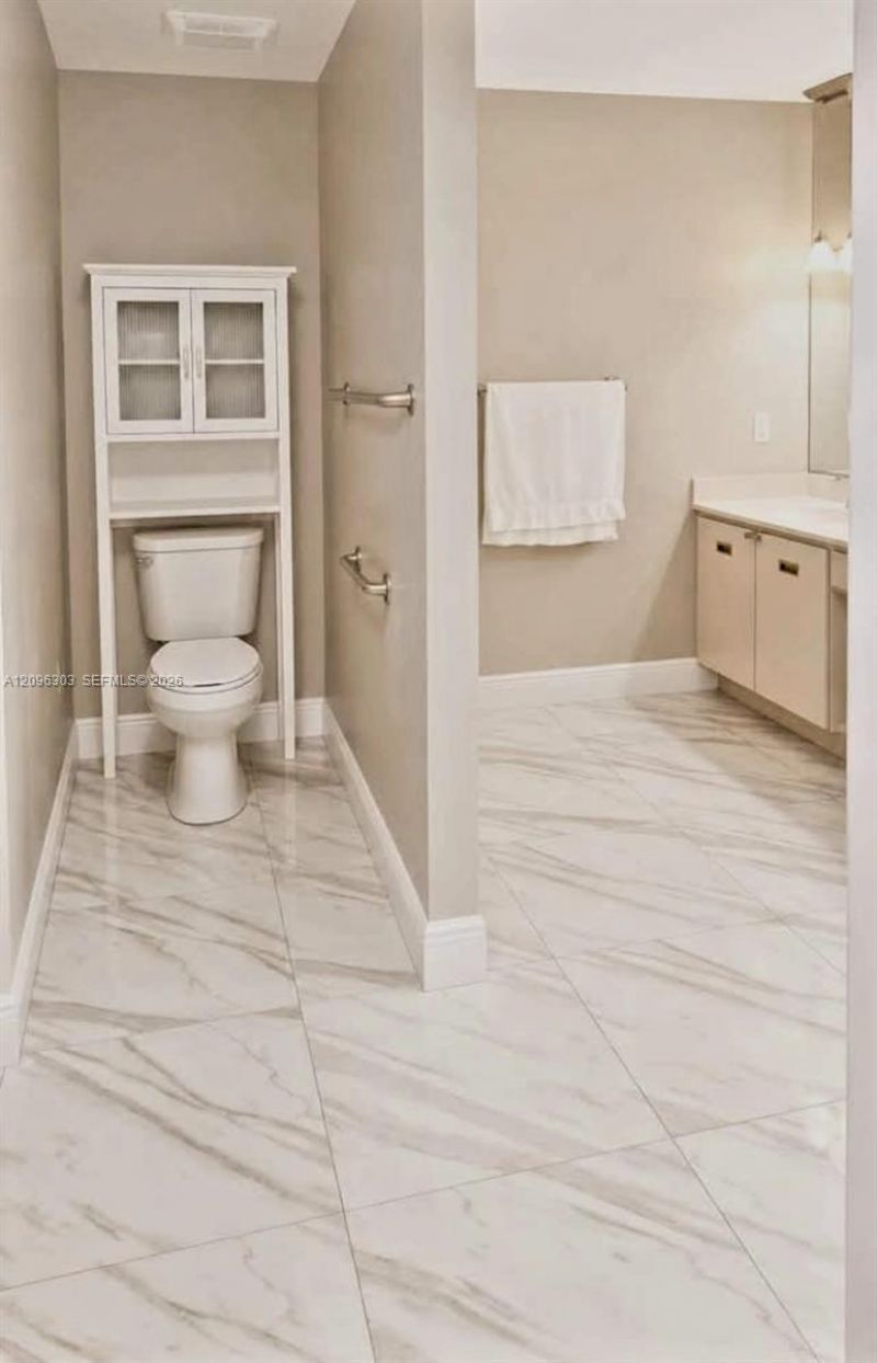 18849 NW 78th Pl , Unit A, Hialeah, FL 33015 Photo