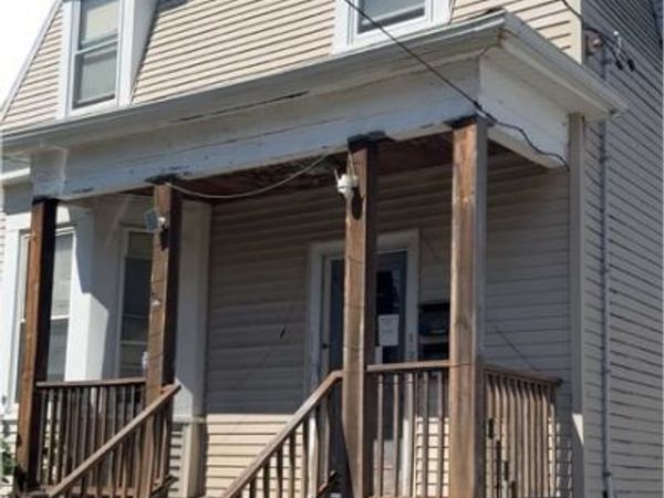 33 Parrott St, Lynn, MA 01902