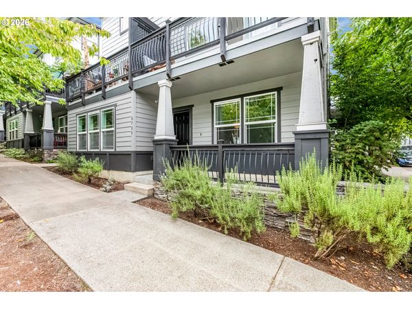 6704 N PITTSBURG AVE, Portland, OR 97203