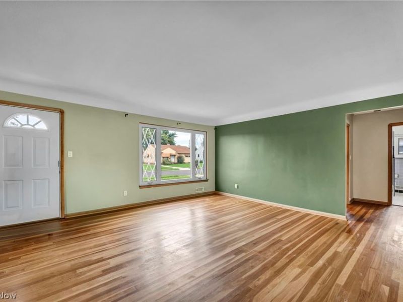 11301 Aaron Drive, Parma, OH 44130 Photo 6