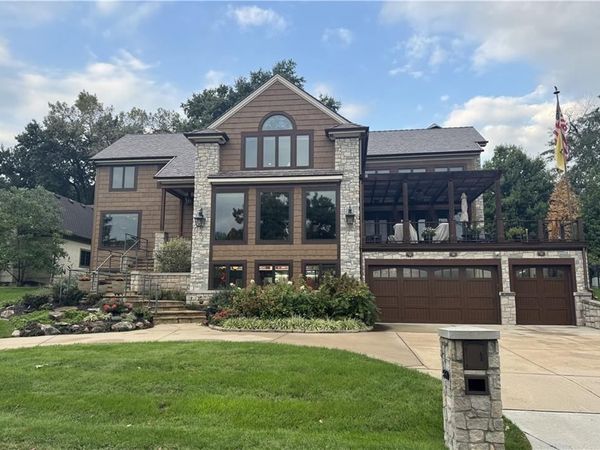 550 Lakeshore West Street, Lake Quivira, KS 66217