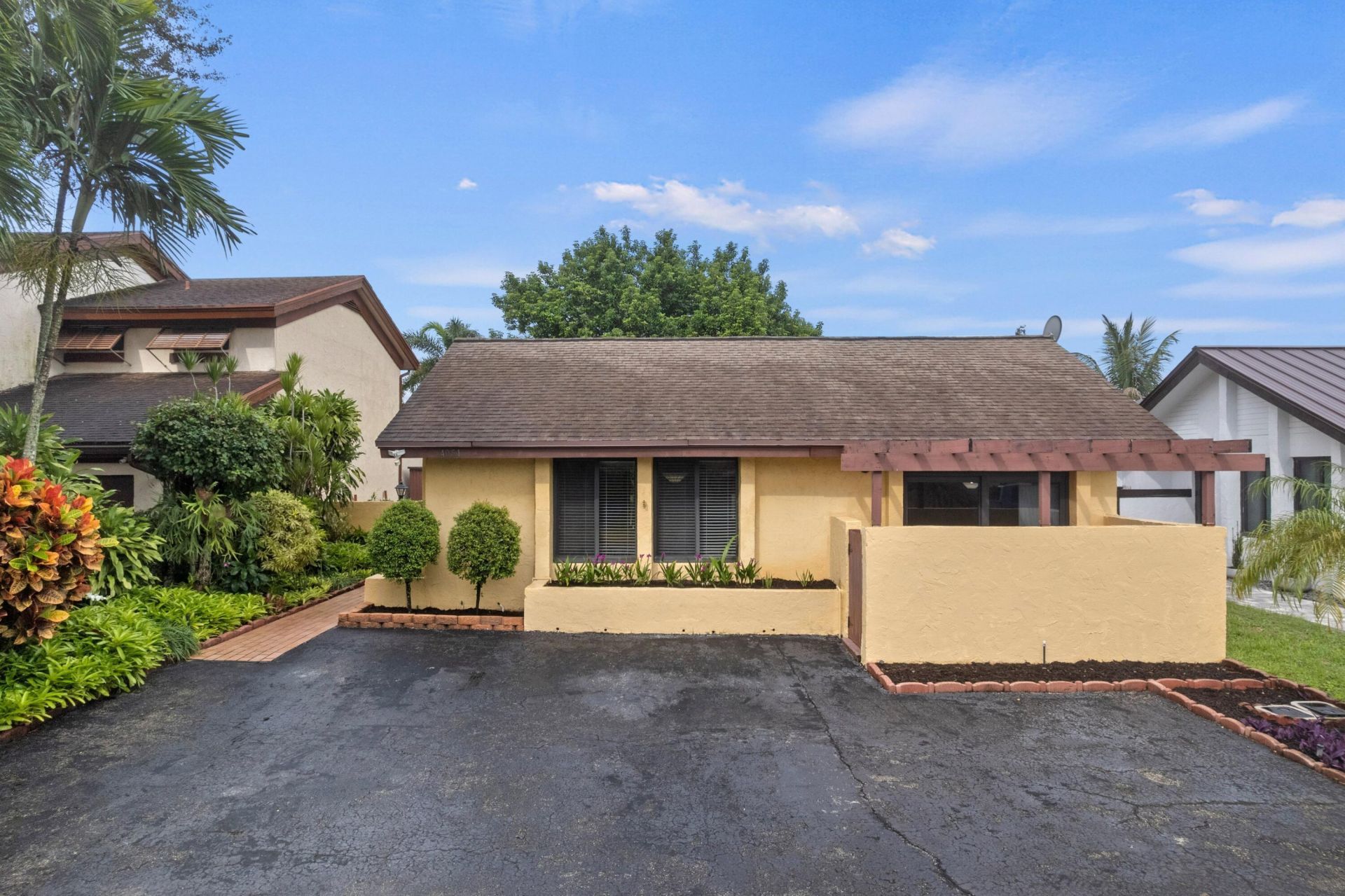 4051 SW 82nd Terrace, Davie, FL 33328 Photo