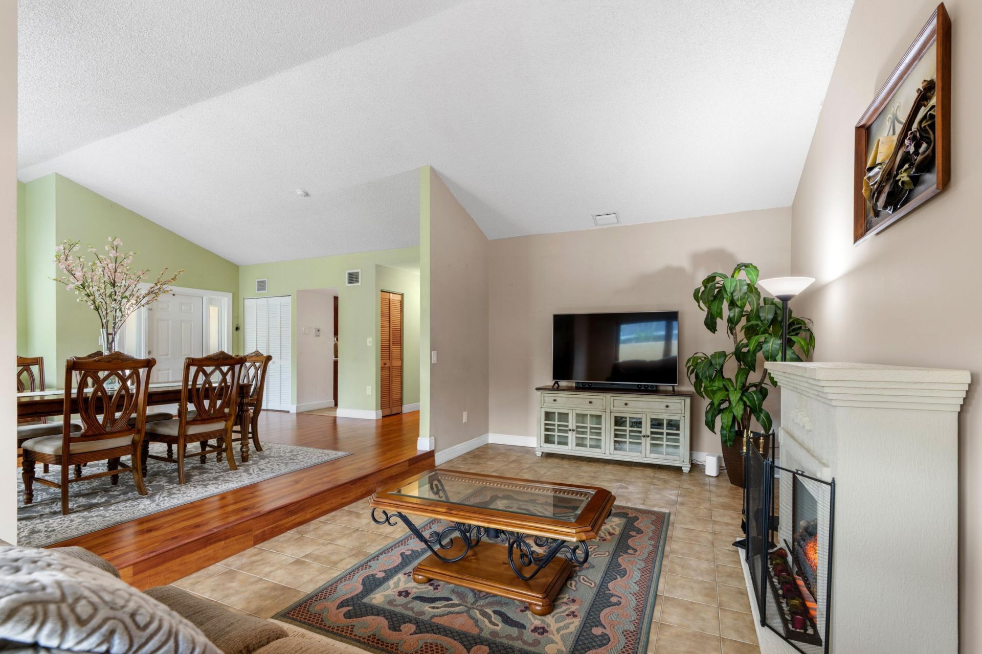 4051 SW 82nd Terrace, Davie, FL 33328 Photo