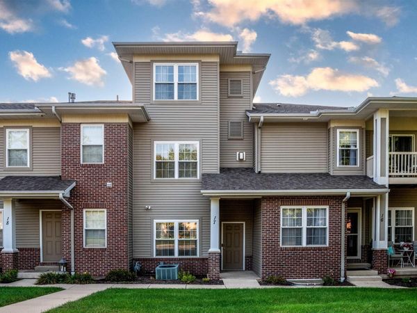 11217 N OAKWOOD Drive, Unit 17, Peoria, IL 61615