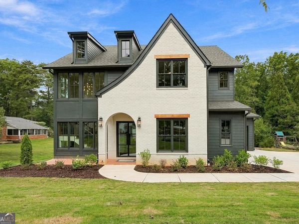 880 Austin Dr, Smyrna, GA 30082
