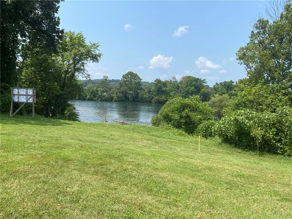 Hurst Way , Cotter, AR 72626