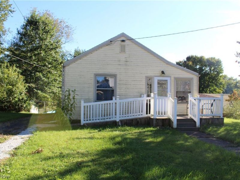 3202 24th Street SE, Canton, OH 44707 Photo 1